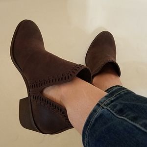 Rock & Candy Ankle Booties Size 7